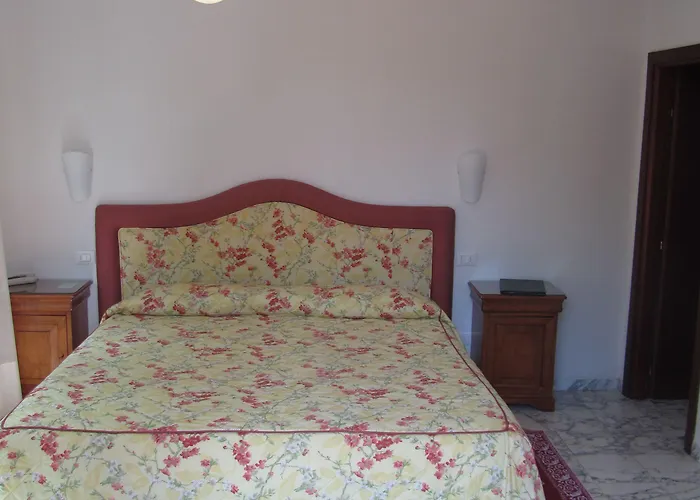 斯皮纳里酒店 酒店 马尔米堡