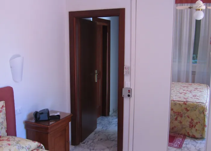 斯皮纳里酒店 酒店 马尔米堡